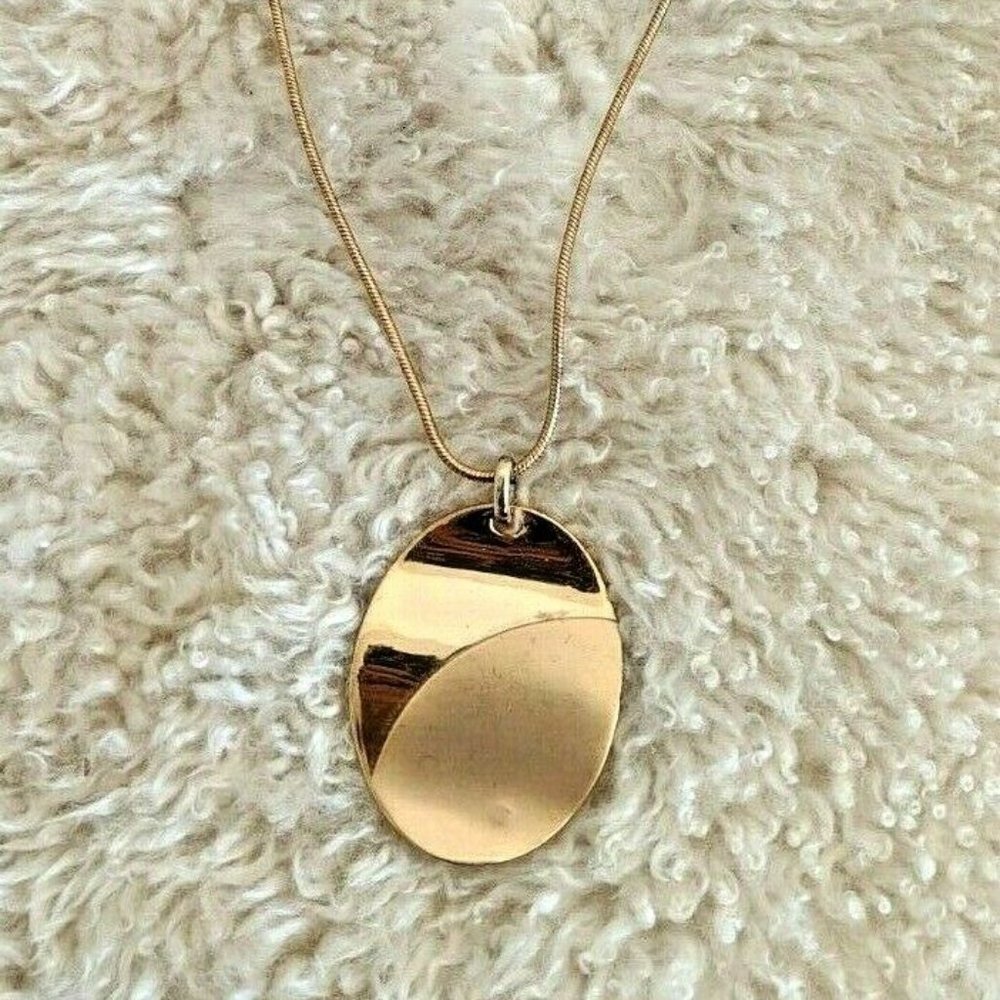 NINE WEST Golden Chain Pendant Necklace Oval Logo